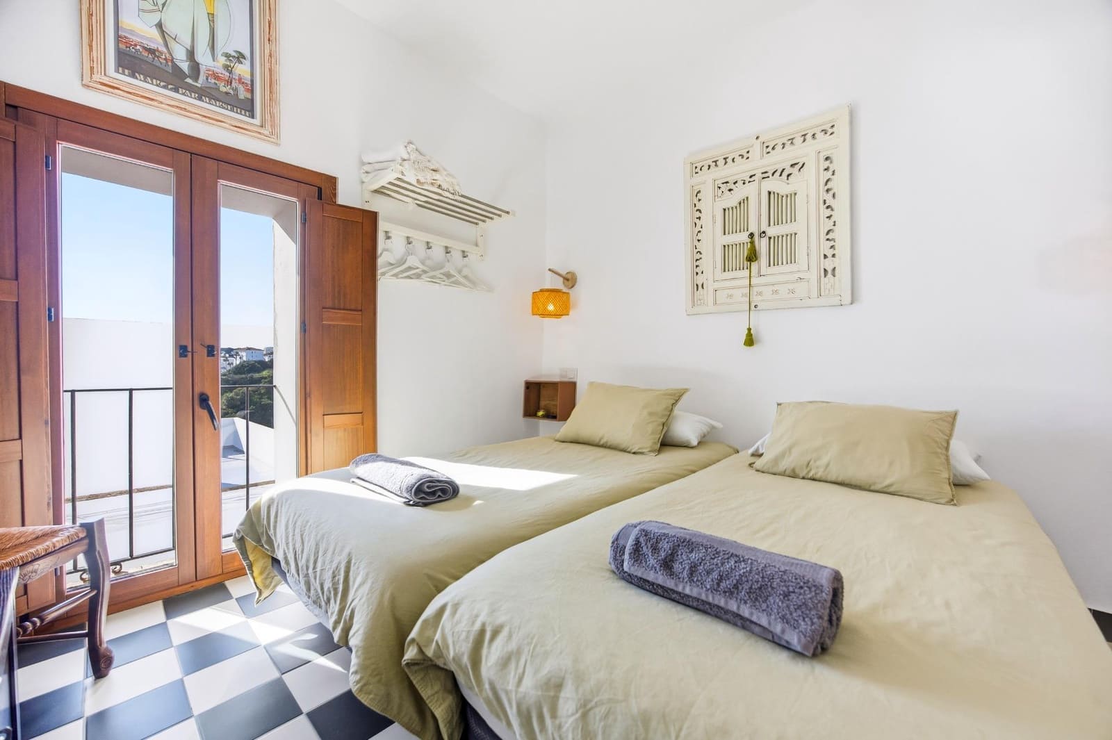 5 bedroom Apartment for sale in Vejer de la Frontera - € 370,000 (Ref: 9508817)