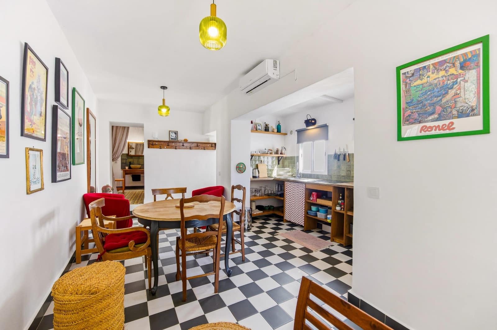 5 bedroom Apartment for sale in Vejer de la Frontera - € 370,000 (Ref: 9508817)