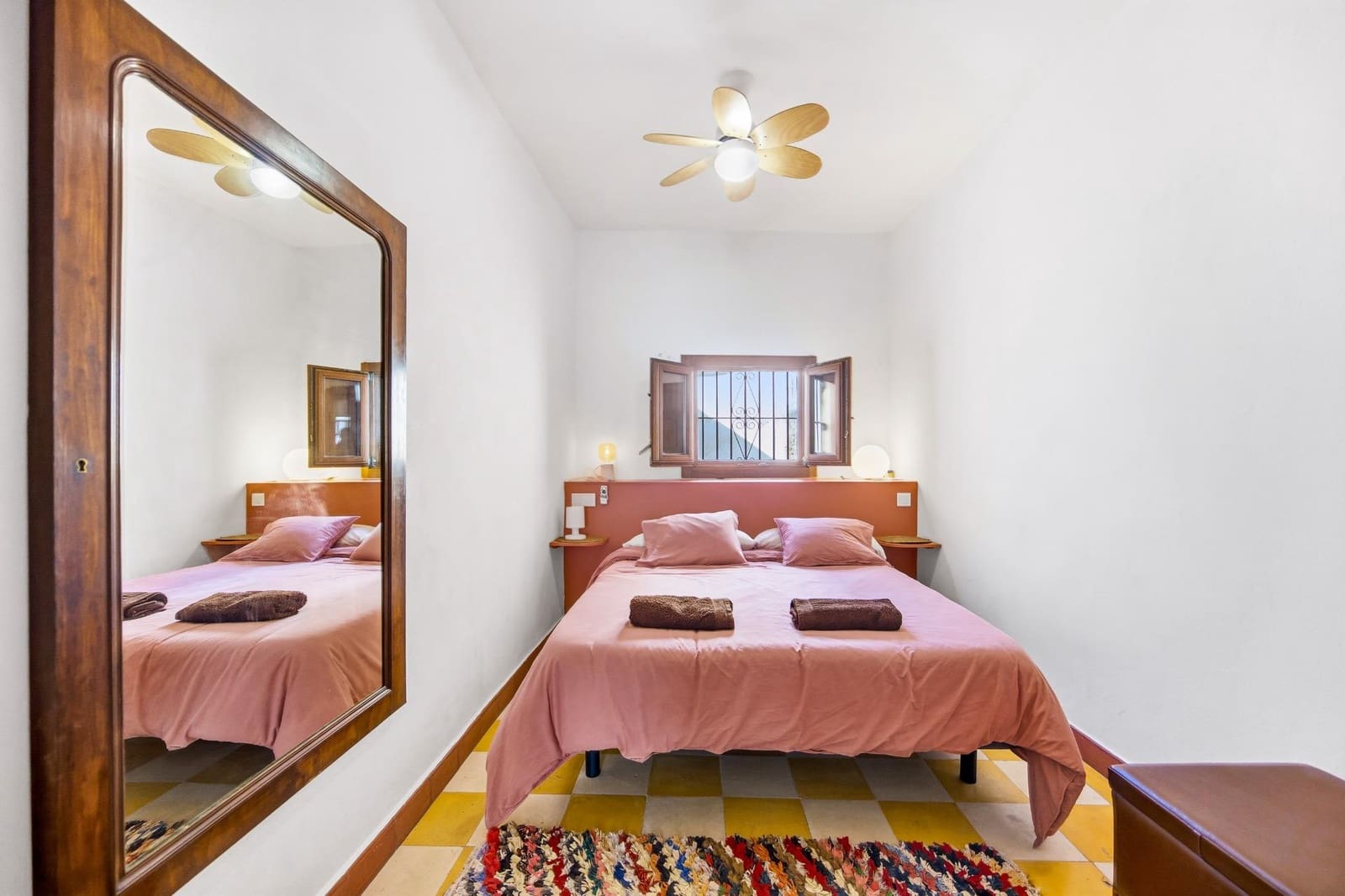 5 bedroom Apartment for sale in Vejer de la Frontera - € 370,000 (Ref: 9508817)