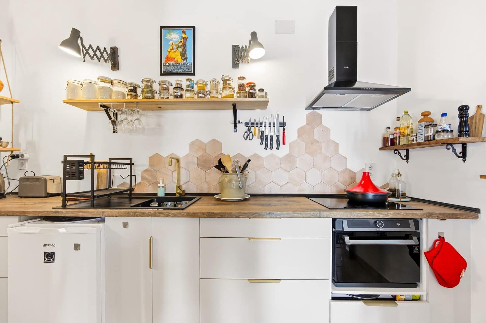 5 bedroom Apartment for sale in Vejer de la Frontera - € 370,000 (Ref: 9508817)