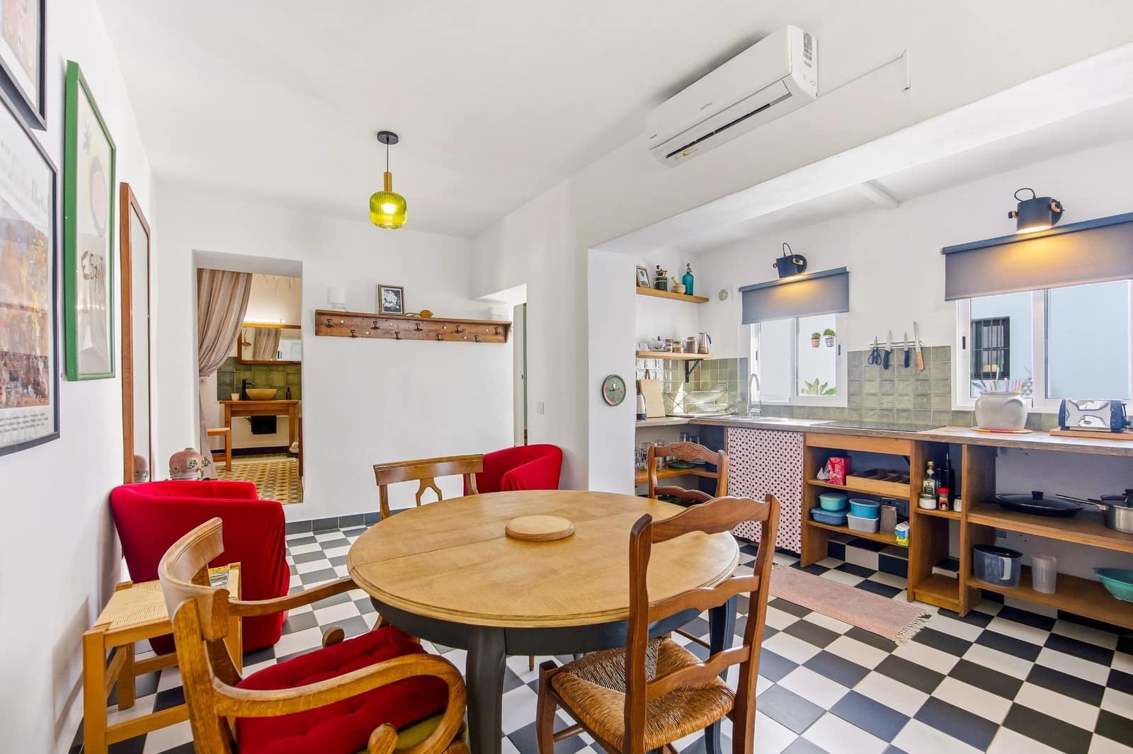 5 bedroom Apartment for sale in Vejer de la Frontera - € 370,000 (Ref: 9508817)