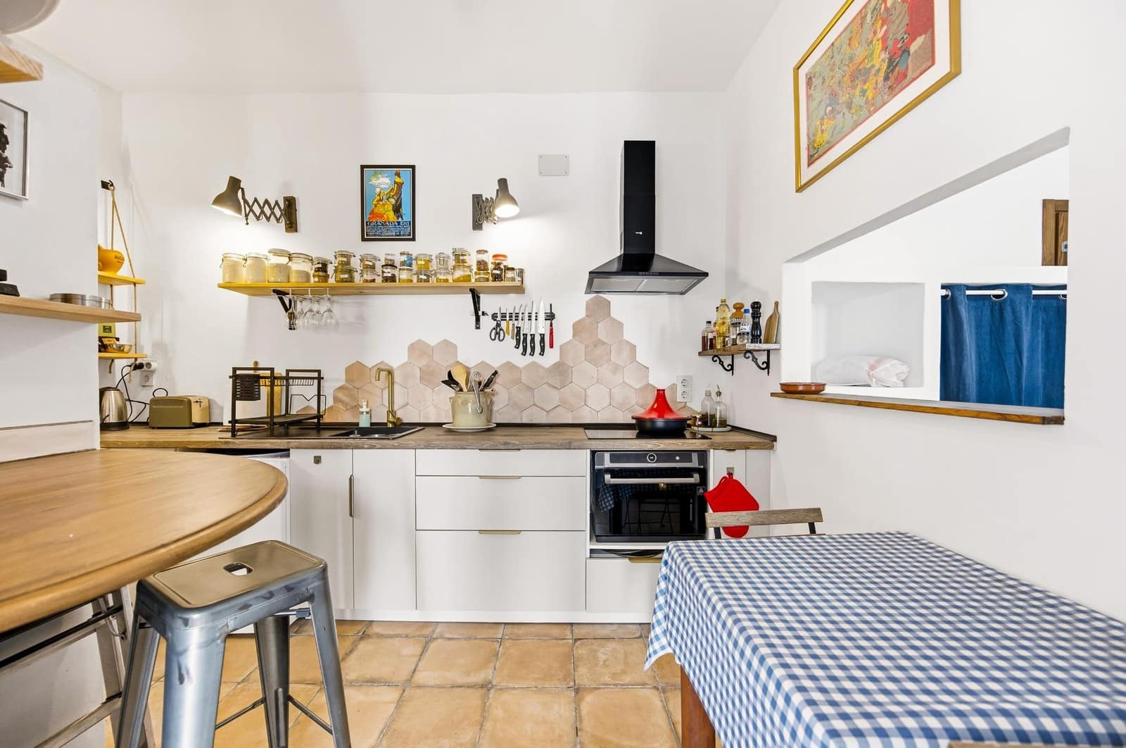 5 bedroom Apartment for sale in Vejer de la Frontera - € 370,000 (Ref: 9508817)