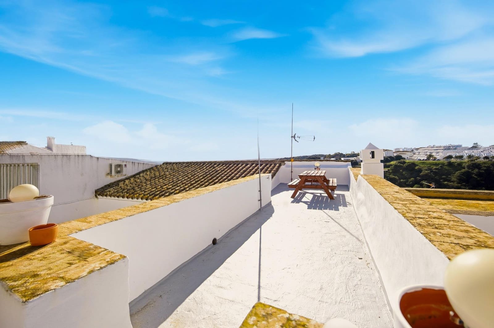 5 bedroom Apartment for sale in Vejer de la Frontera - € 370,000 (Ref: 9508817)