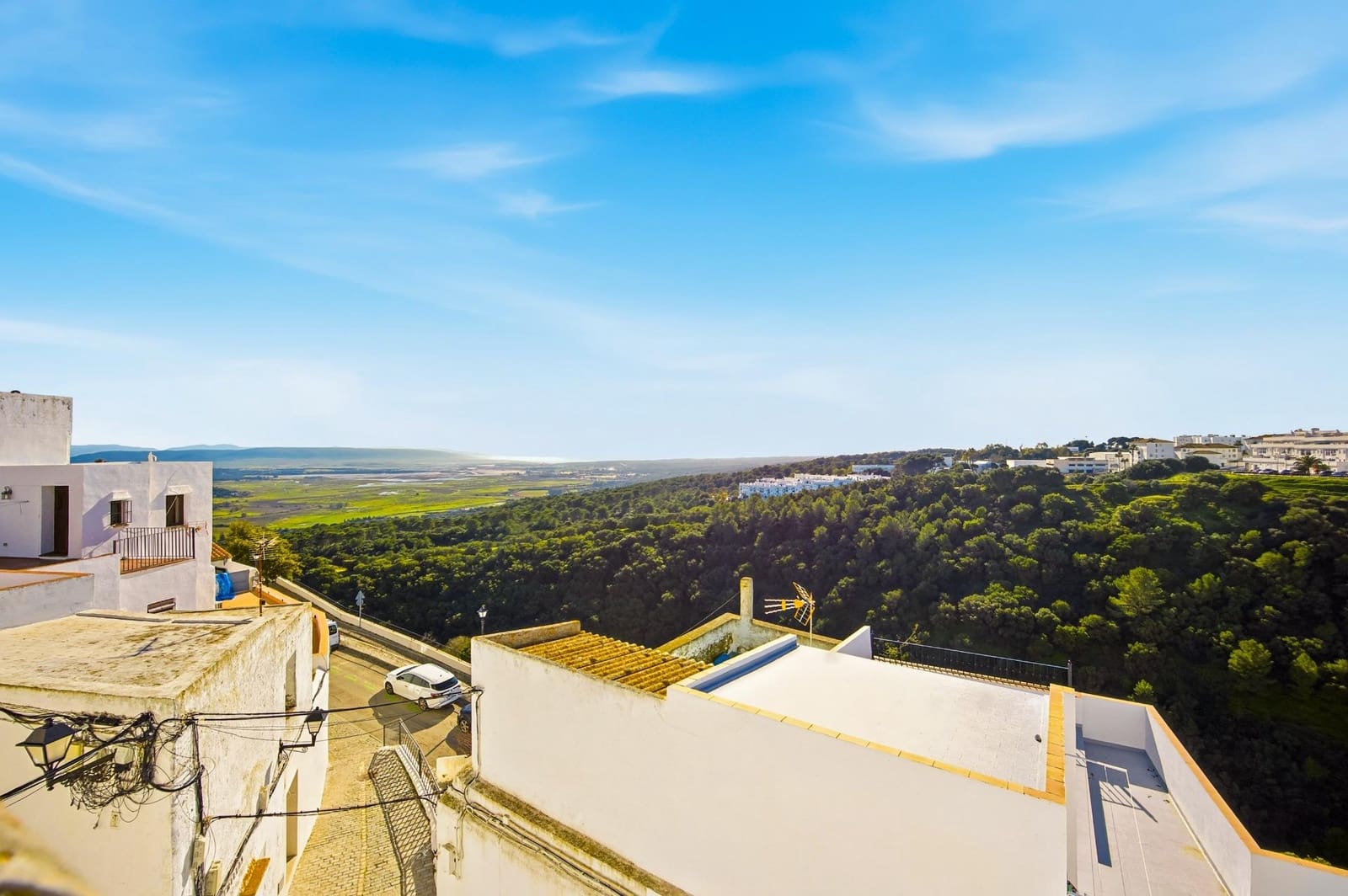 5 bedroom Apartment for sale in Vejer de la Frontera - € 370,000 (Ref: 9508817)