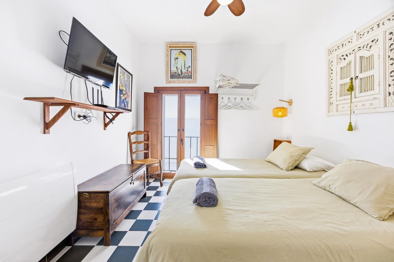 5 bedroom Apartment for sale in Vejer de la Frontera - € 370,000 (Ref: 9508817)