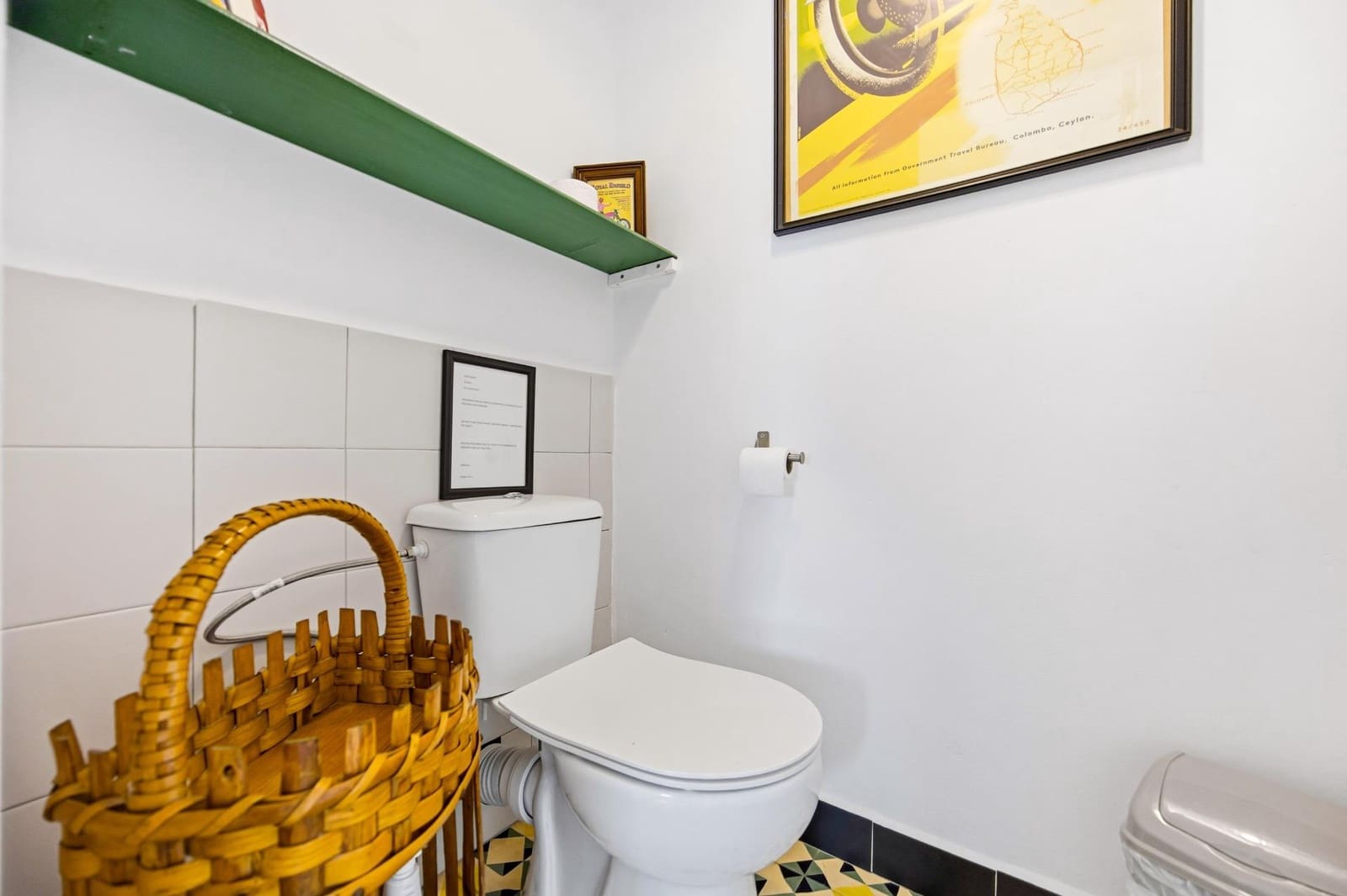 5 bedroom Apartment for sale in Vejer de la Frontera - € 370,000 (Ref: 9508817)