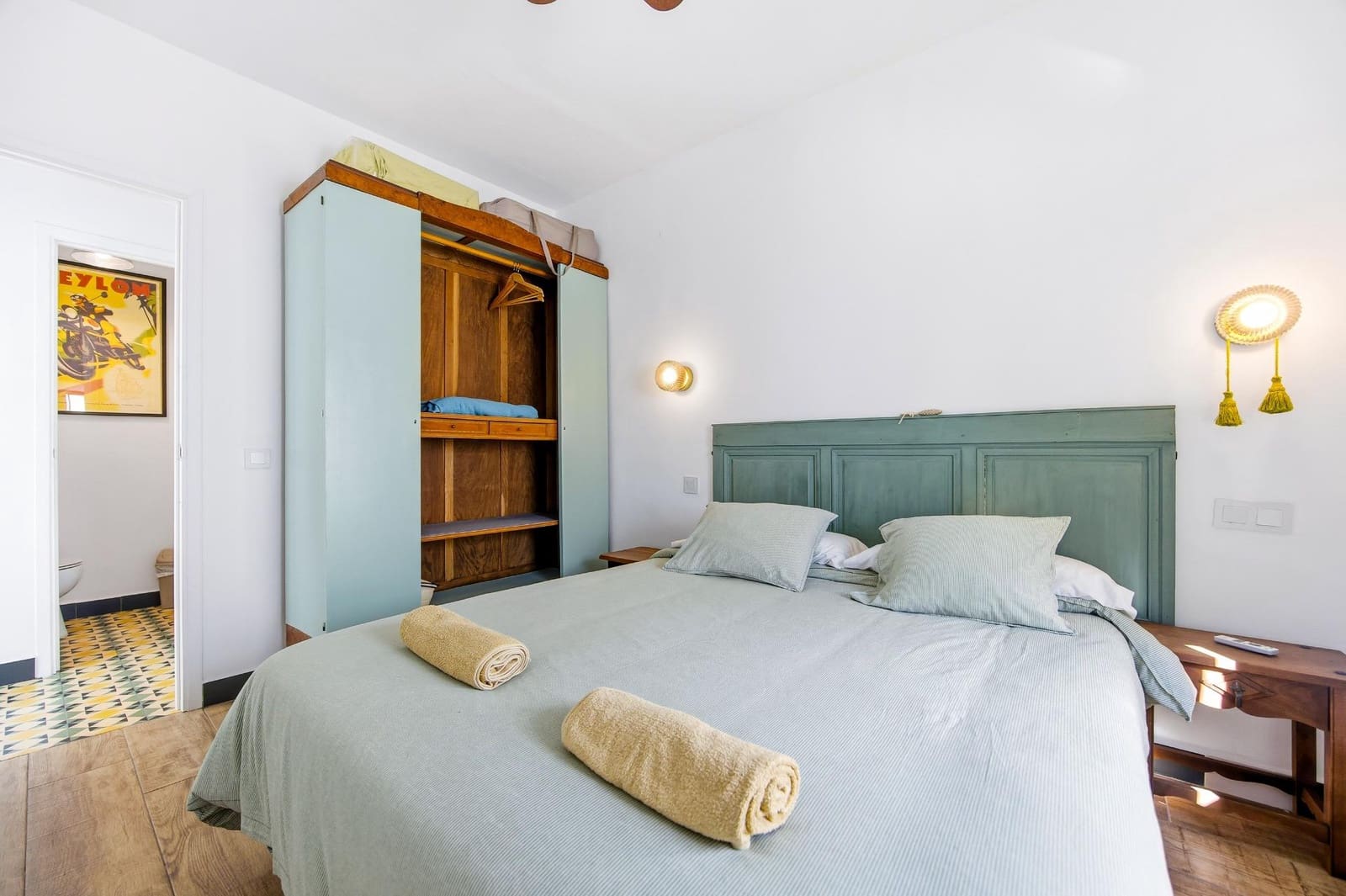 5 bedroom Apartment for sale in Vejer de la Frontera - € 370,000 (Ref: 9508817)