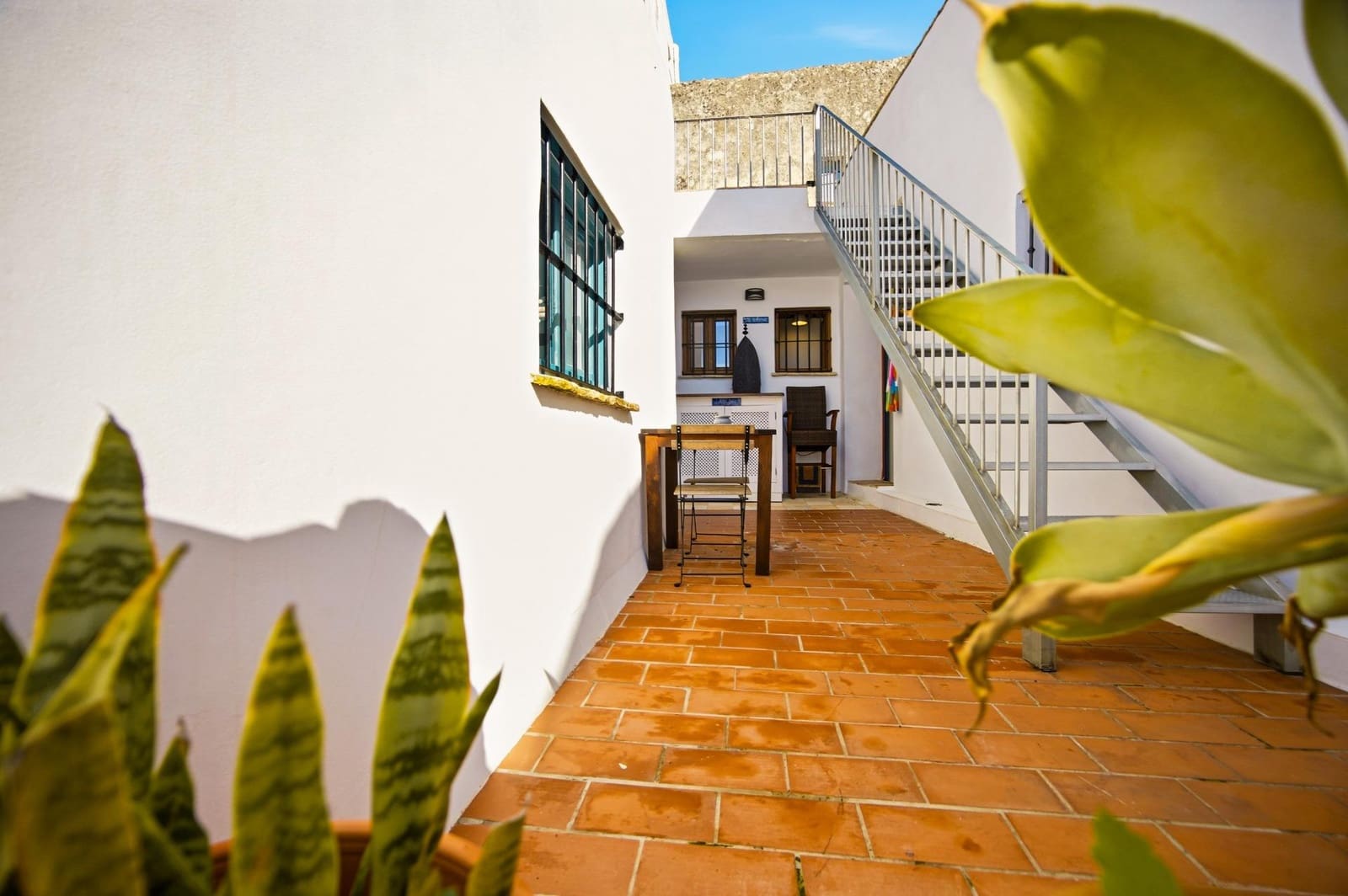 5 bedroom Apartment for sale in Vejer de la Frontera - € 370,000 (Ref: 9508817)