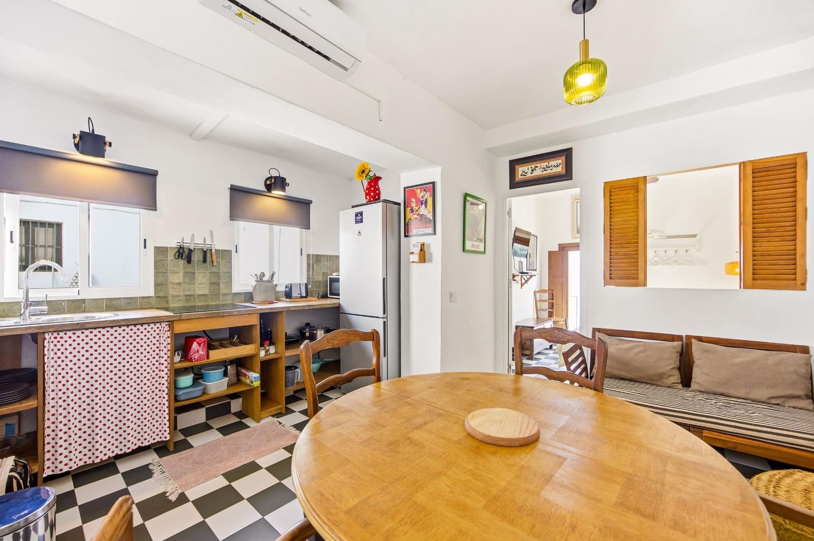 5 bedroom Apartment for sale in Vejer de la Frontera - € 370,000 (Ref: 9508817)