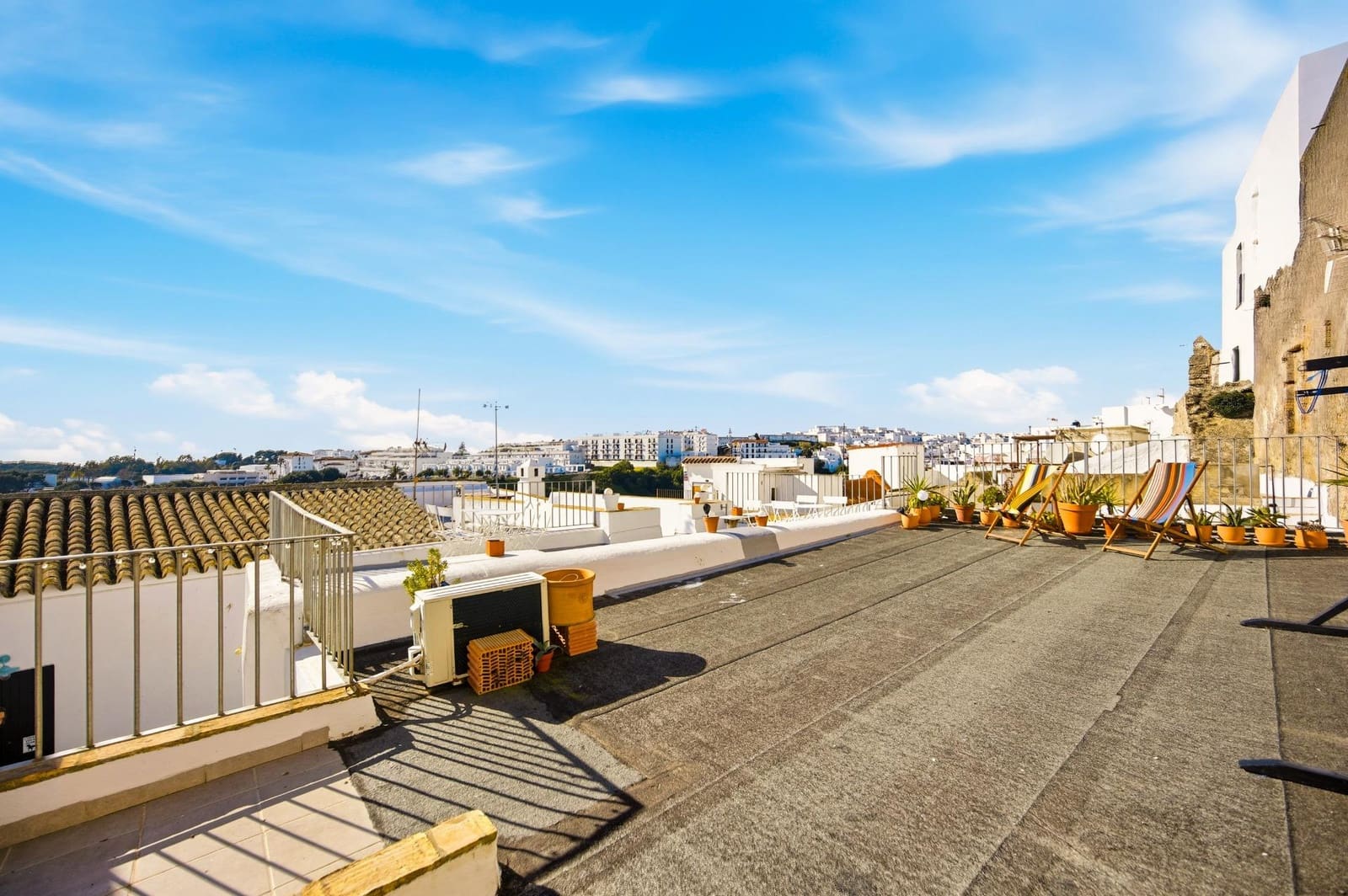 5 bedroom Apartment for sale in Vejer de la Frontera - € 370,000 (Ref: 9508817)