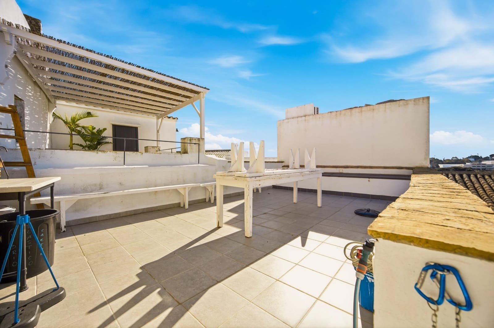 5 bedroom Apartment for sale in Vejer de la Frontera - € 370,000 (Ref: 9508817)
