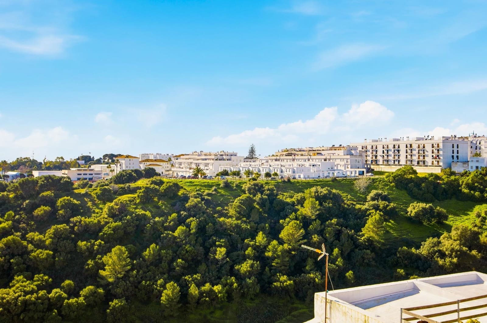 5 bedroom Apartment for sale in Vejer de la Frontera - € 370,000 (Ref: 9508817)