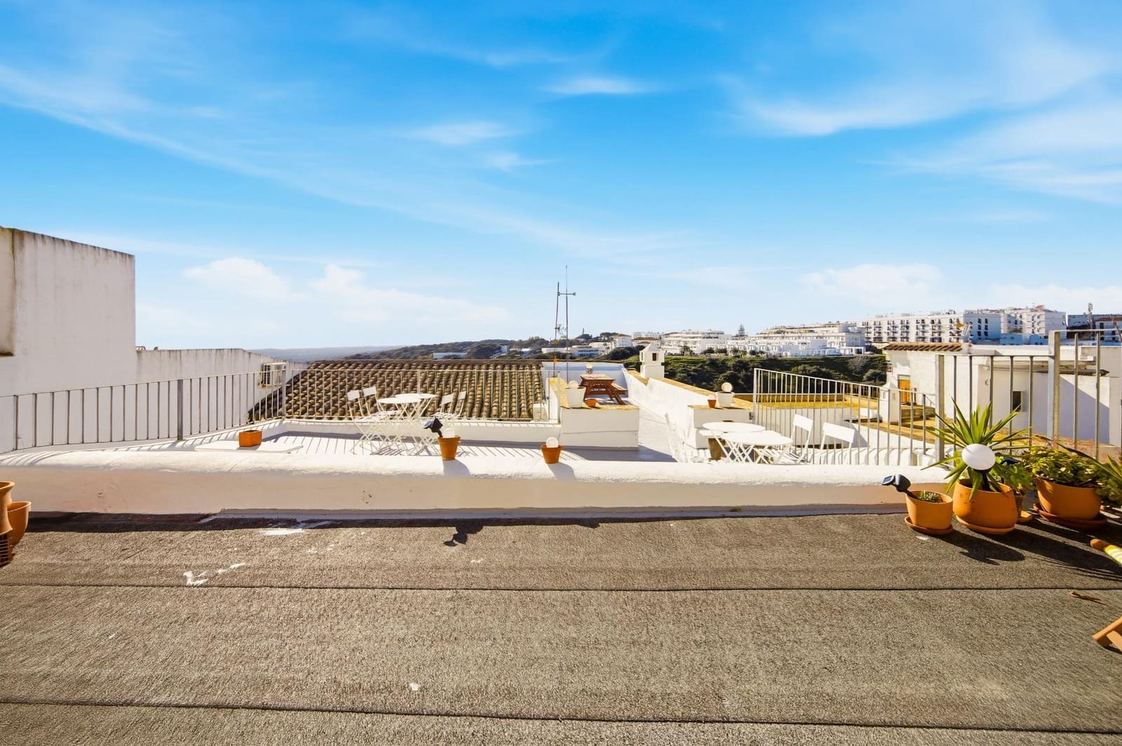 5 bedroom Apartment for sale in Vejer de la Frontera - € 370,000 (Ref: 9508817)