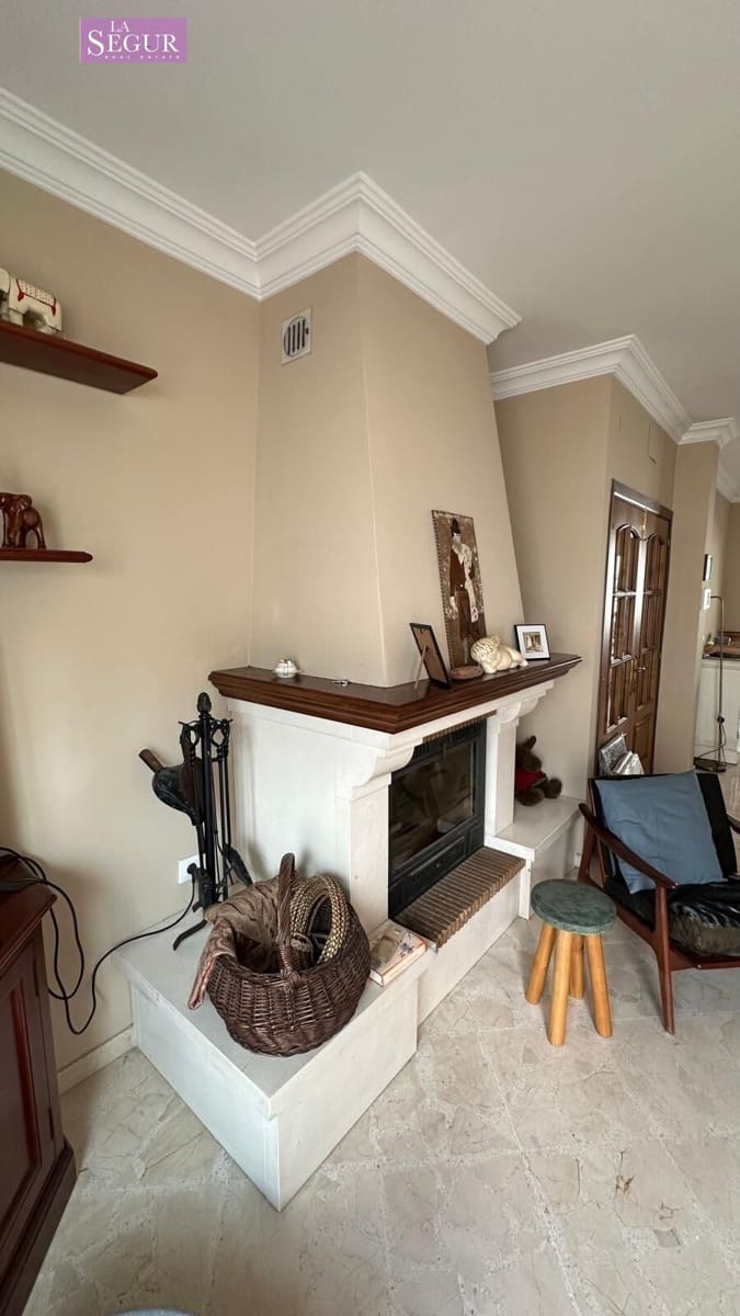 4 Zimmer Villa zu verkaufen in Conil de la Frontera mit Garage - 540.000 € (Ref: 9520820)