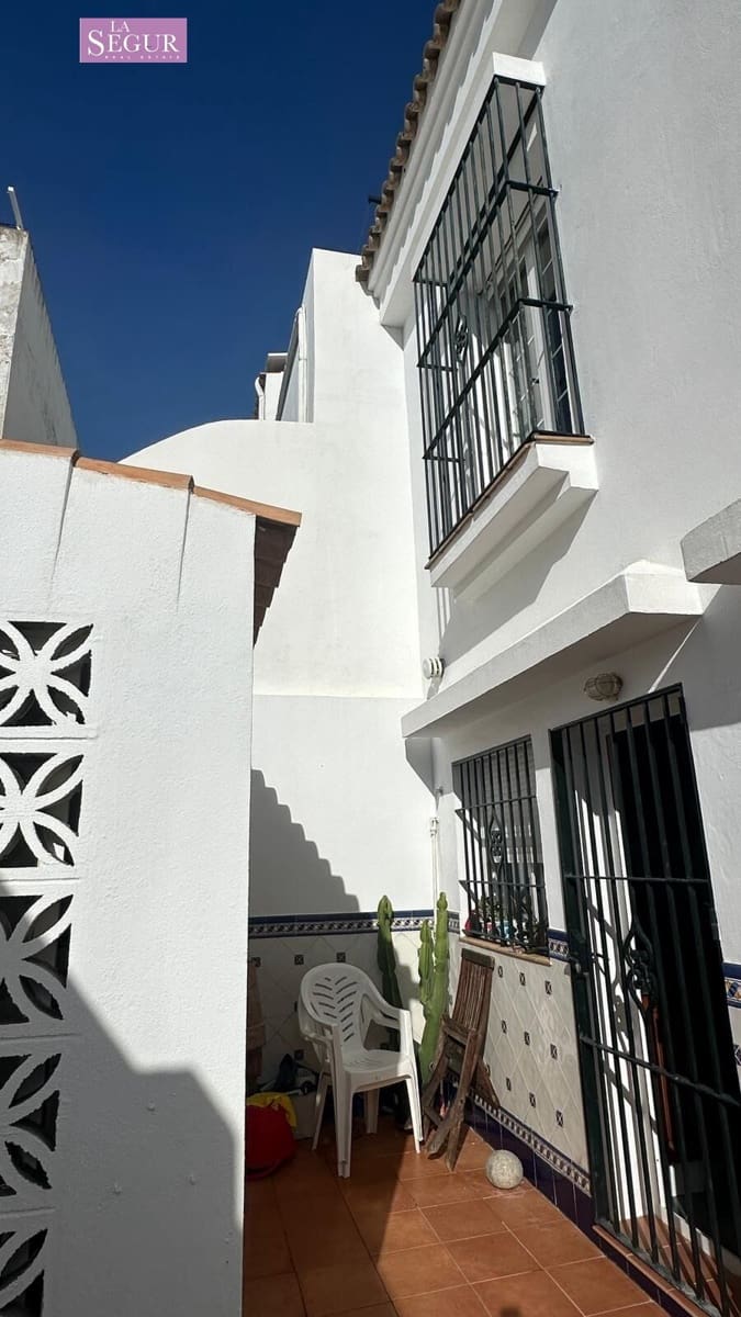 4 Zimmer Villa zu verkaufen in Conil de la Frontera mit Garage - 540.000 € (Ref: 9520820)