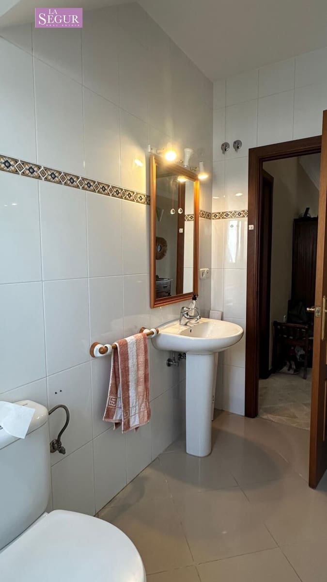 4 Zimmer Villa zu verkaufen in Conil de la Frontera mit Garage - 540.000 € (Ref: 9520820)