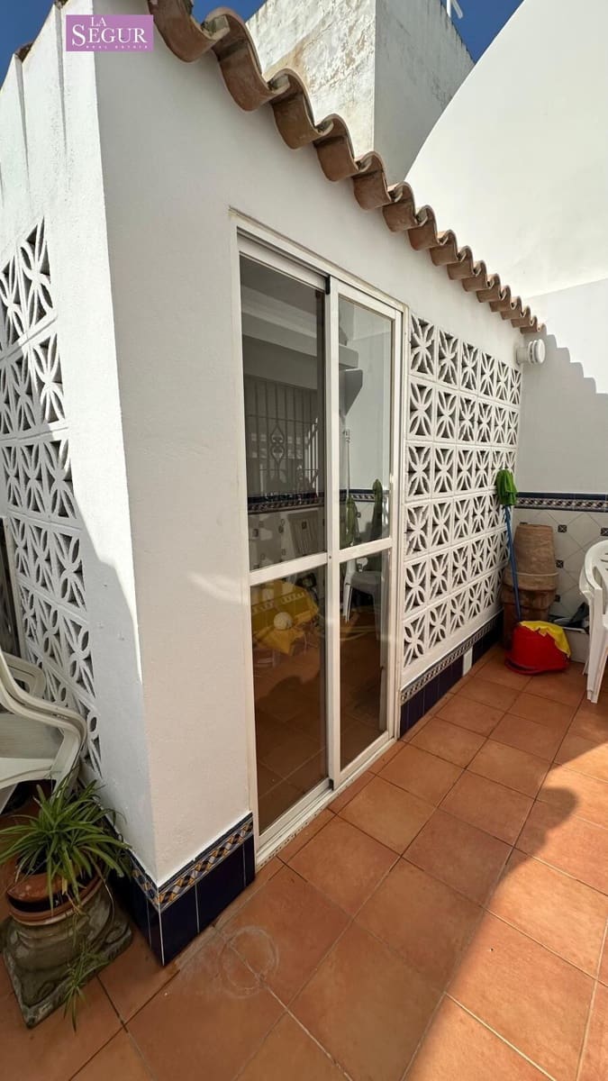 4 Zimmer Villa zu verkaufen in Conil de la Frontera mit Garage - 540.000 € (Ref: 9520820)