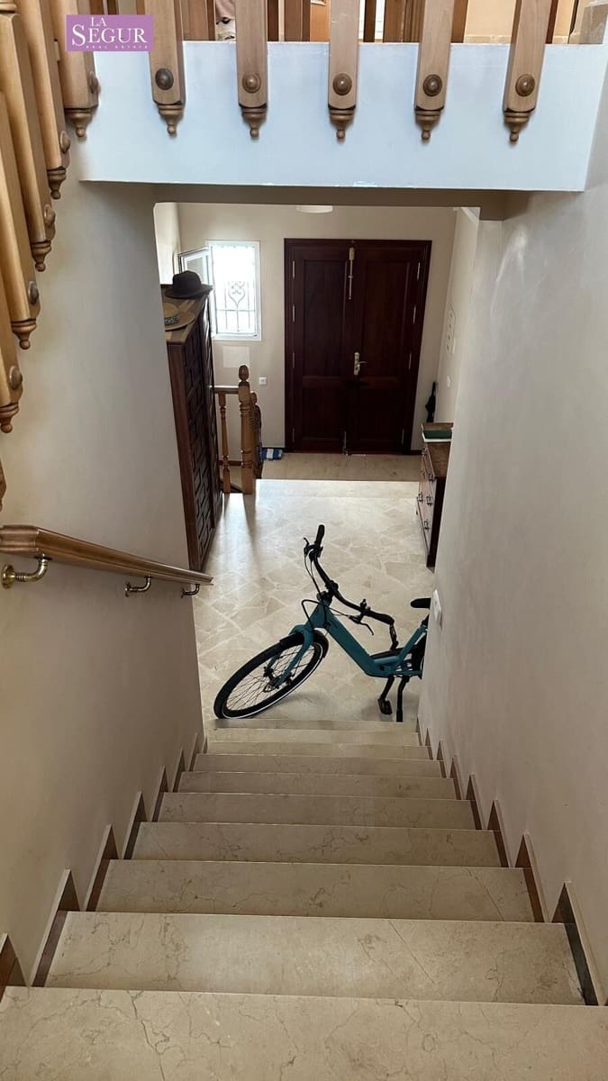 4 Zimmer Villa zu verkaufen in Conil de la Frontera mit Garage - 540.000 € (Ref: 9520820)