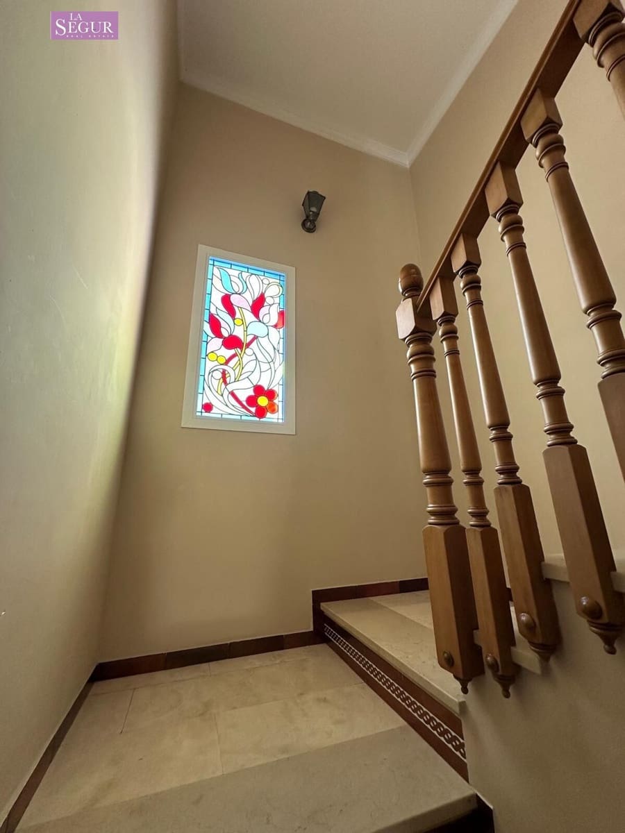 4 Zimmer Villa zu verkaufen in Conil de la Frontera mit Garage - 540.000 € (Ref: 9520820)