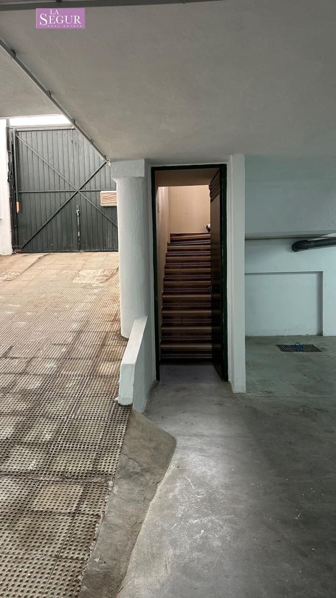 4 Zimmer Villa zu verkaufen in Conil de la Frontera mit Garage - 540.000 € (Ref: 9520820)