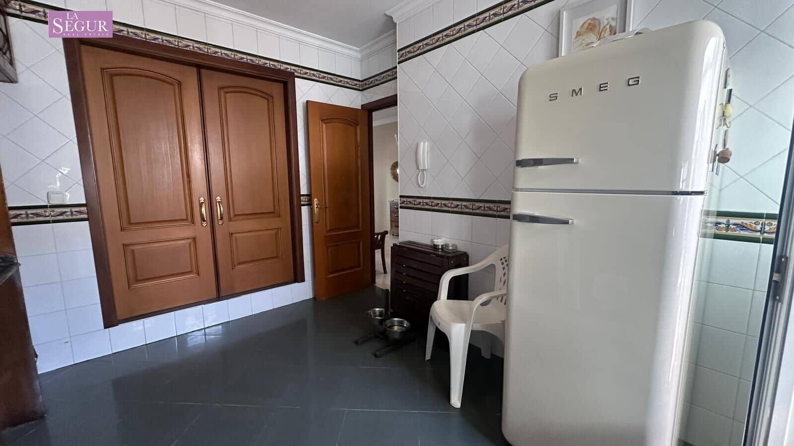 4 Zimmer Villa zu verkaufen in Conil de la Frontera mit Garage - 540.000 € (Ref: 9520820)