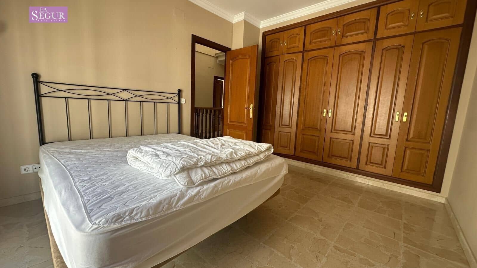 4 Zimmer Villa zu verkaufen in Conil de la Frontera mit Garage - 540.000 € (Ref: 9520820)