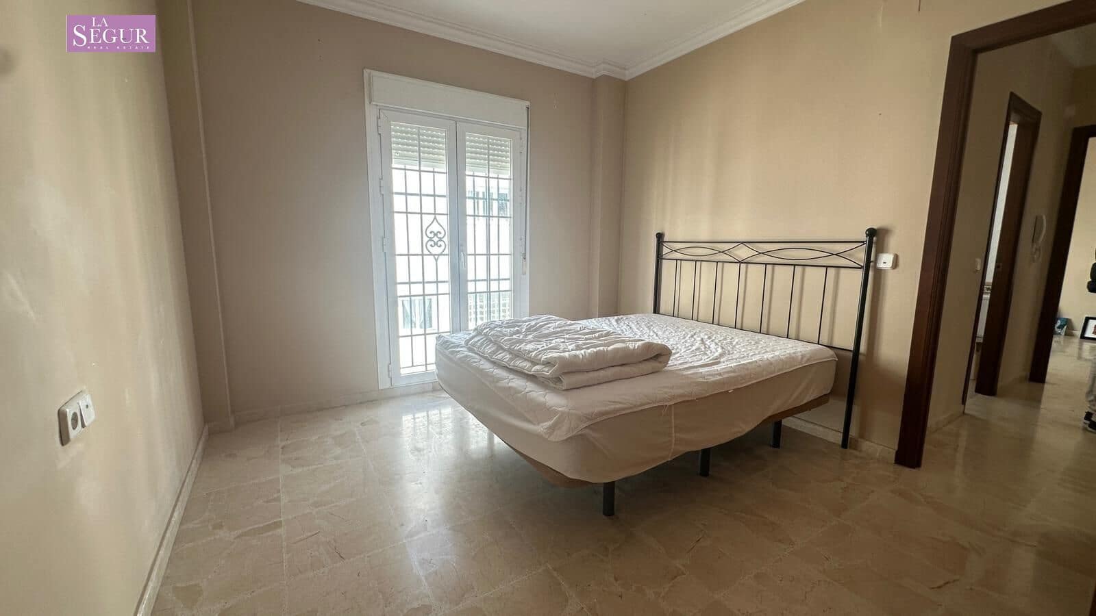 4 Zimmer Villa zu verkaufen in Conil de la Frontera mit Garage - 540.000 € (Ref: 9520820)