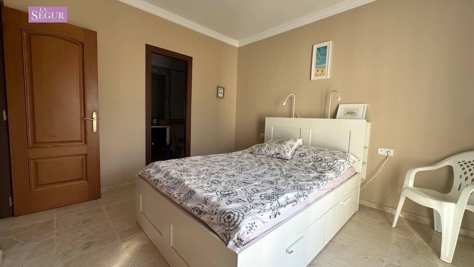 4 Zimmer Villa zu verkaufen in Conil de la Frontera mit Garage - 540.000 € (Ref: 9520820)