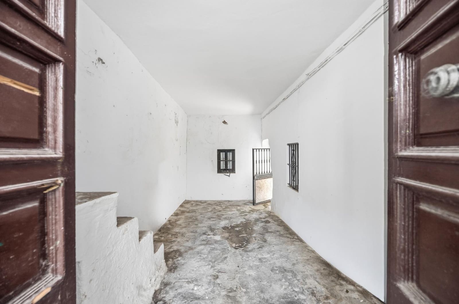 6 bedroom Apartment for sale in Vejer de la Frontera - € 370,000 (Ref: 9532173)