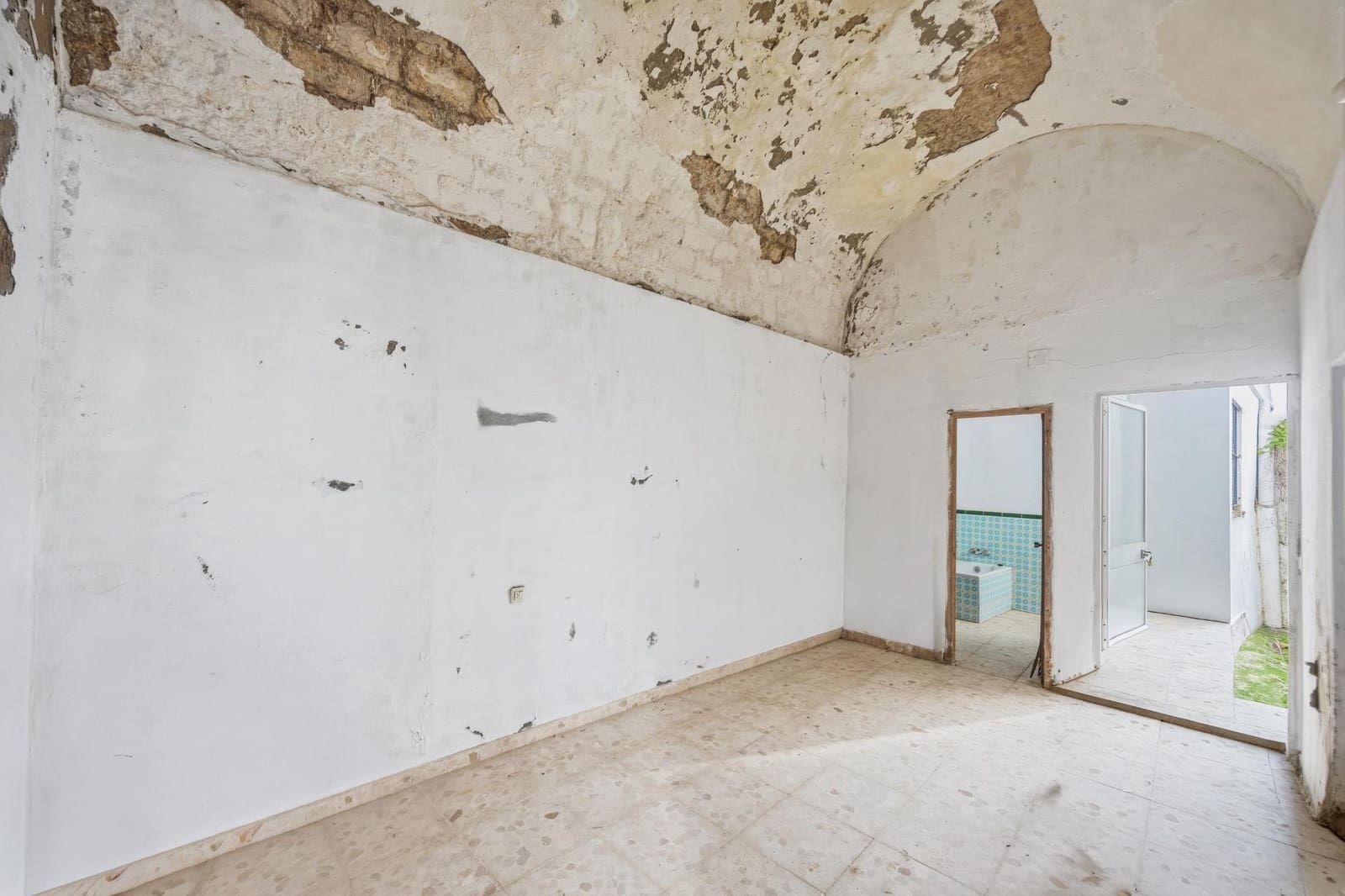 6 bedroom Apartment for sale in Vejer de la Frontera - € 370,000 (Ref: 9532173)