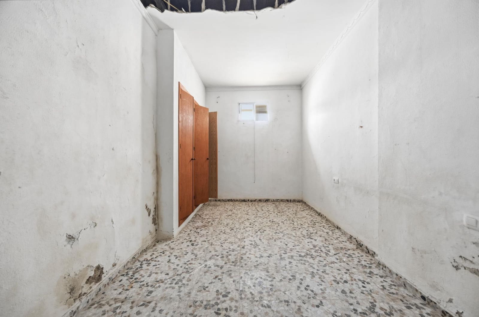 6 bedroom Apartment for sale in Vejer de la Frontera - € 370,000 (Ref: 9532173)