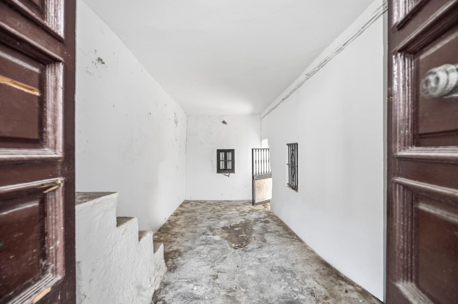 6 bedroom Apartment for sale in Vejer de la Frontera - € 335,000 (Ref: 9532173)