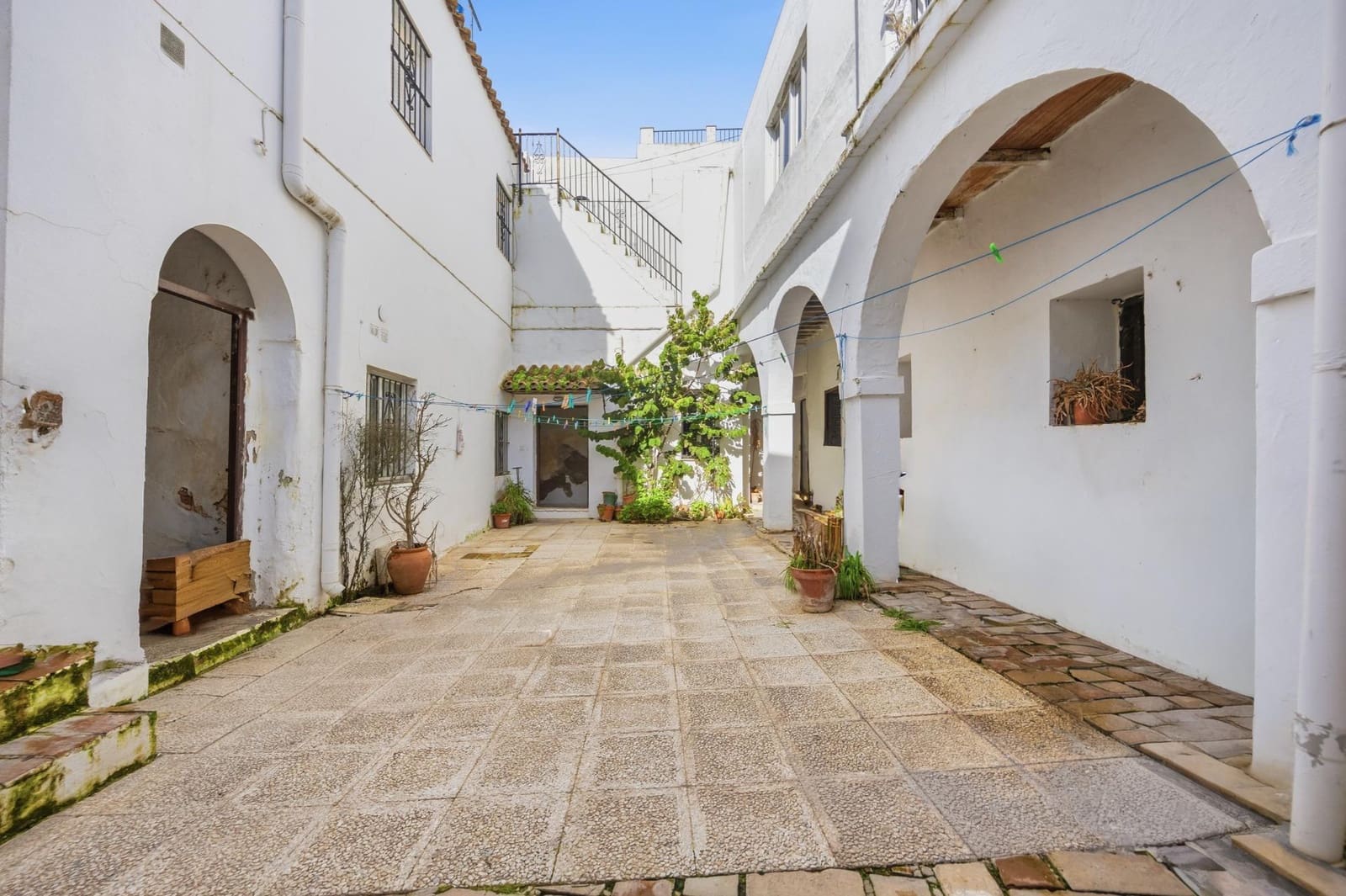 6 bedroom Apartment for sale in Vejer de la Frontera - € 335,000 (Ref: 9532173)