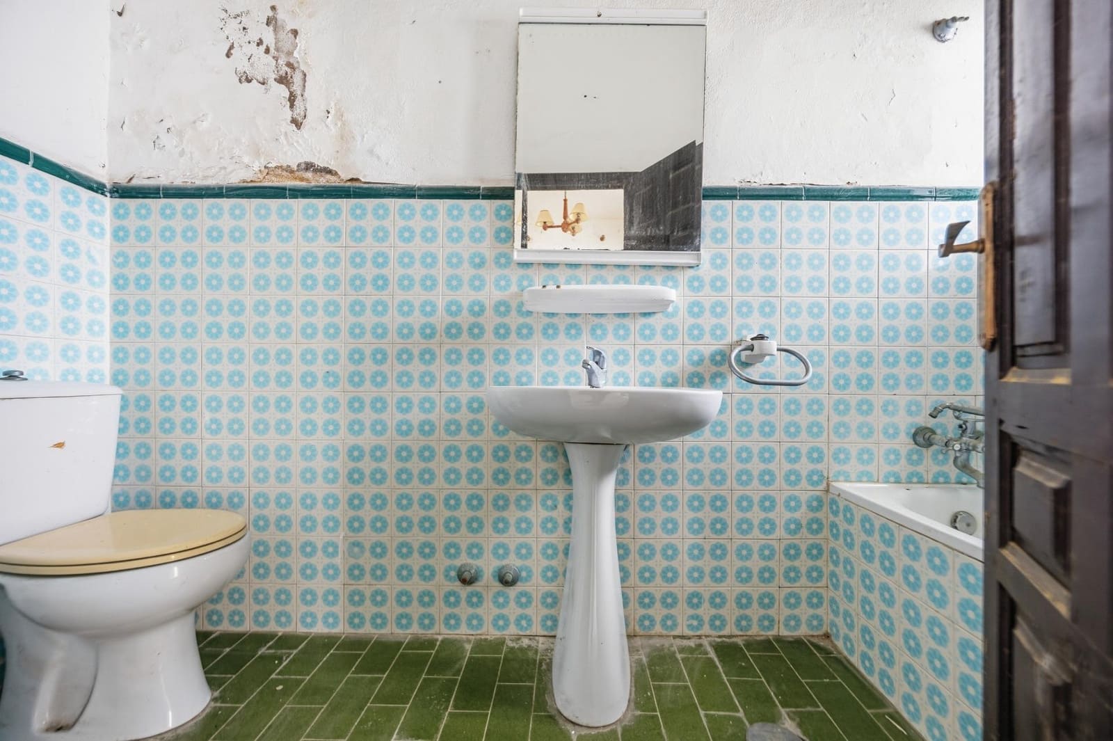 6 bedroom Apartment for sale in Vejer de la Frontera - € 335,000 (Ref: 9532173)