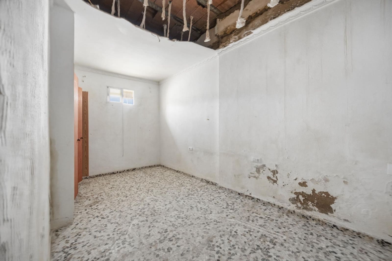 6 bedroom Apartment for sale in Vejer de la Frontera - € 335,000 (Ref: 9532173)
