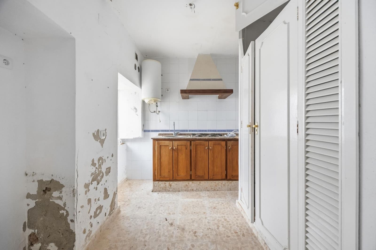 6 bedroom Apartment for sale in Vejer de la Frontera - € 335,000 (Ref: 9532173)