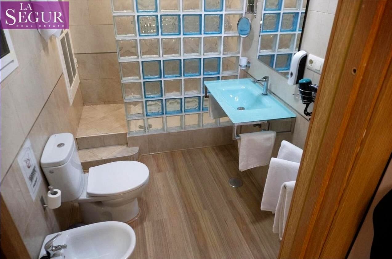 2 makuuhuone Asunto myytävänä paikassa Cadiz kaupunki - 238 000 € (Ref: 9533651)