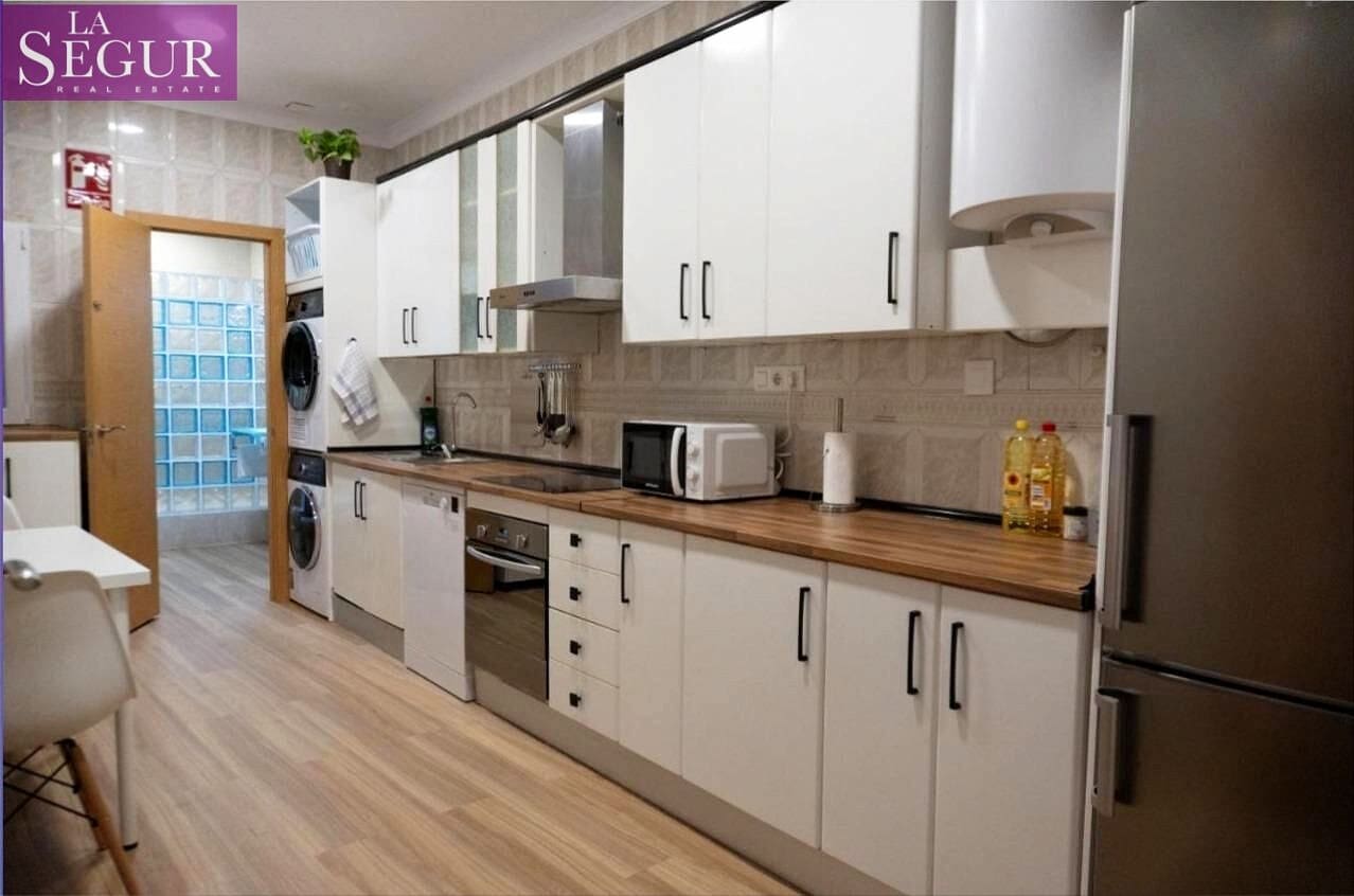 2 makuuhuone Asunto myytävänä paikassa Cadiz kaupunki - 238 000 € (Ref: 9533651)