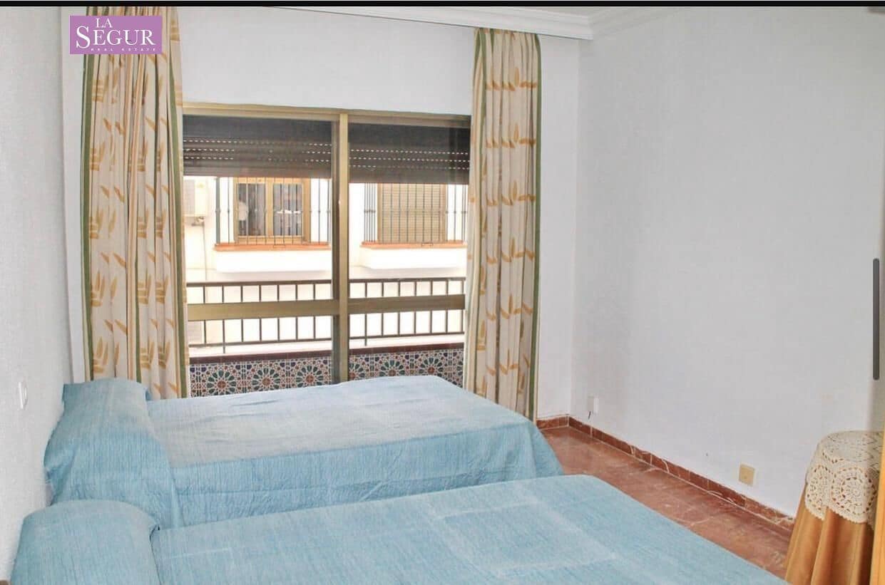 4 makuuhuone Asunto myytävänä paikassa Conil de la Frontera - 300 500 € (Ref: 9533653)