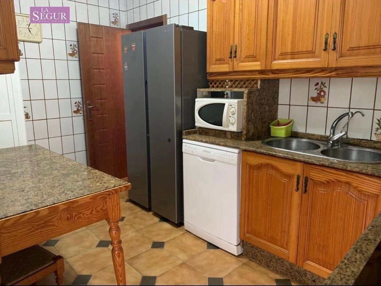 4 makuuhuone Asunto myytävänä paikassa Conil de la Frontera - 300 500 € (Ref: 9533653)