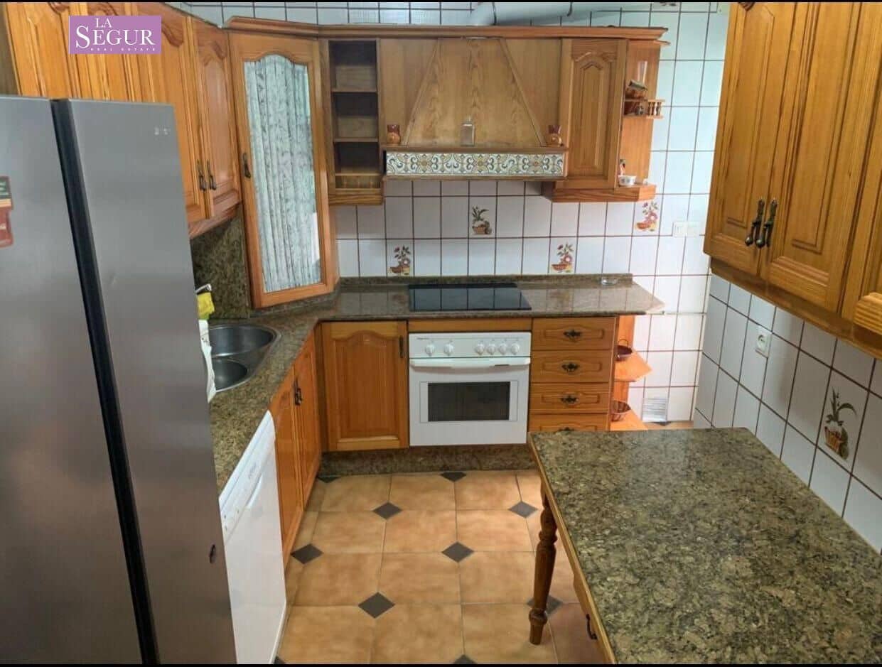 4 makuuhuone Asunto myytävänä paikassa Conil de la Frontera - 300 500 € (Ref: 9533653)