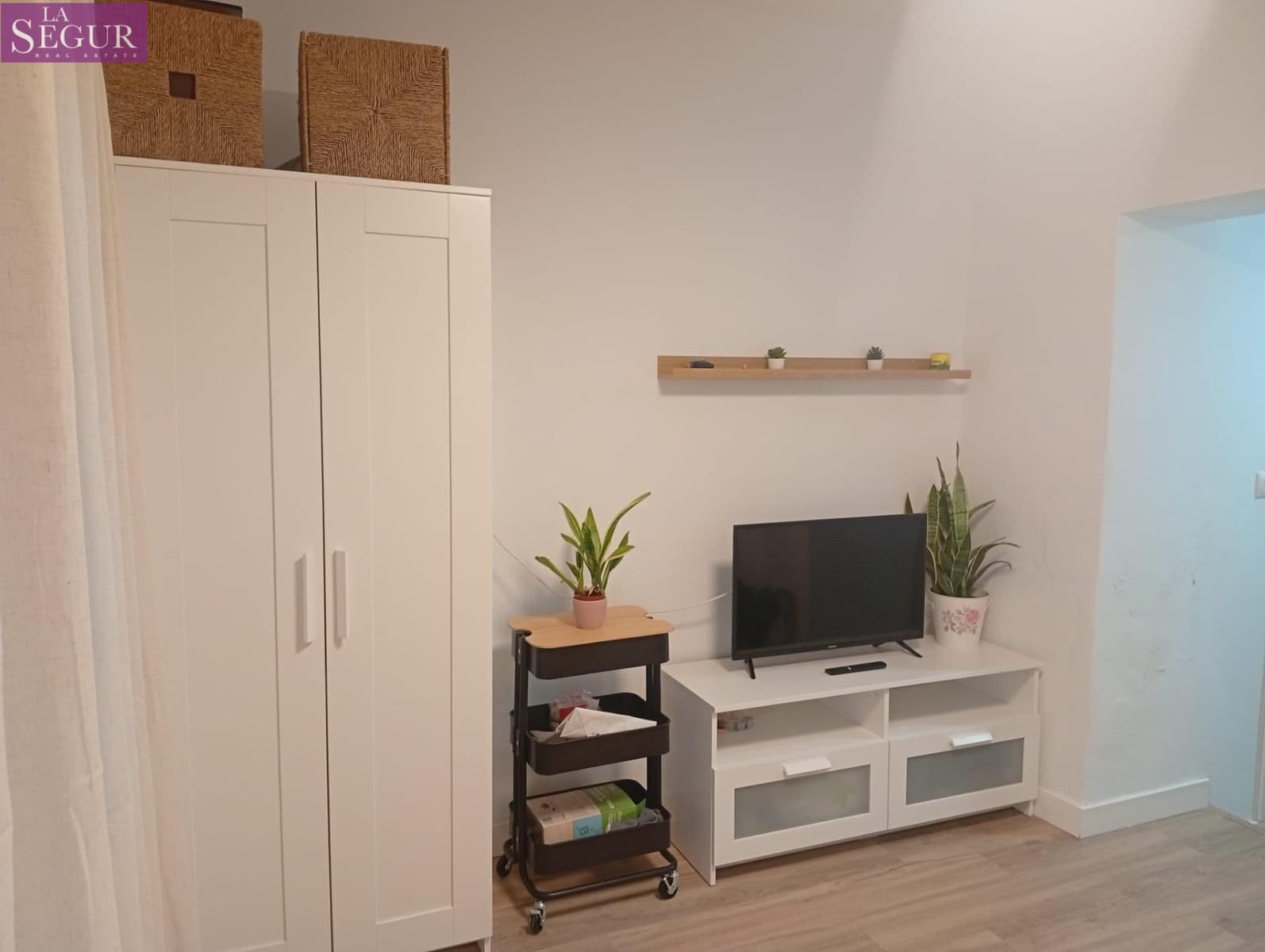 Studio til salgs i Cadiz by - € 114 000 (Ref: 9541038)