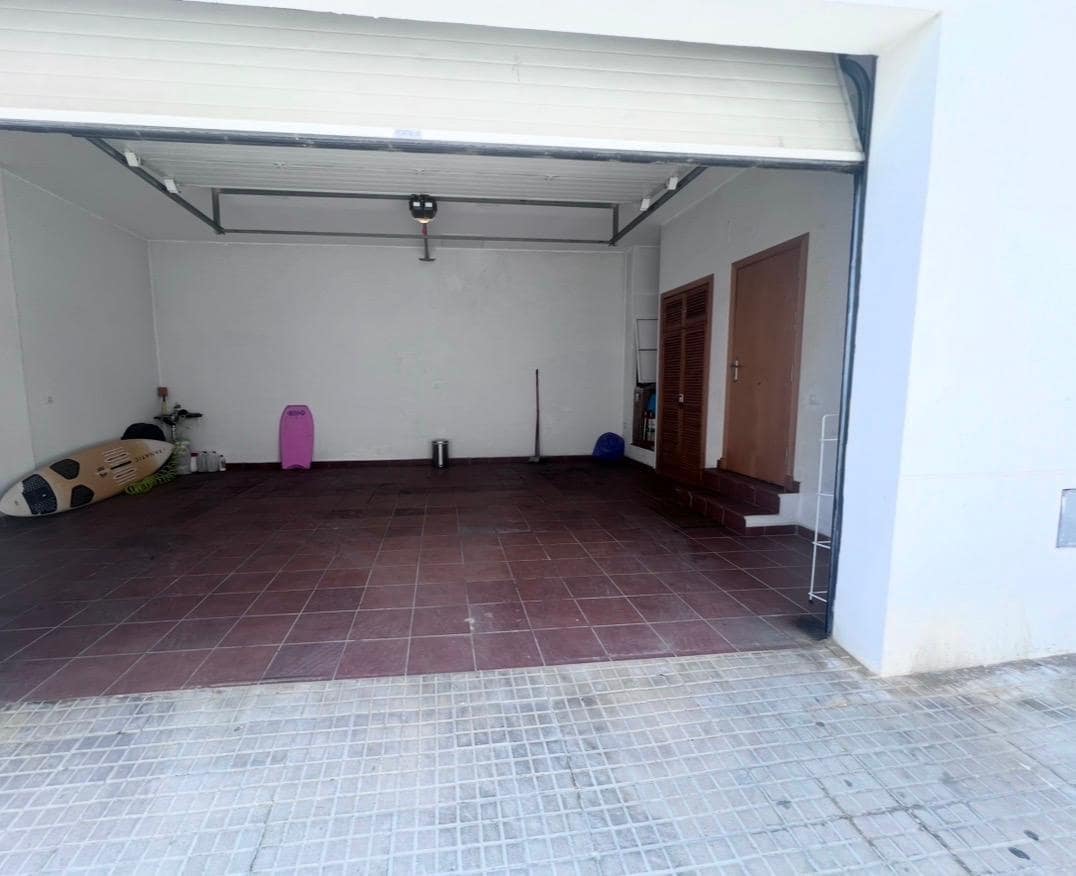 4 bedroom Apartment for sale in Vejer de la Frontera with garage - € 500,000 (Ref: 9555665)