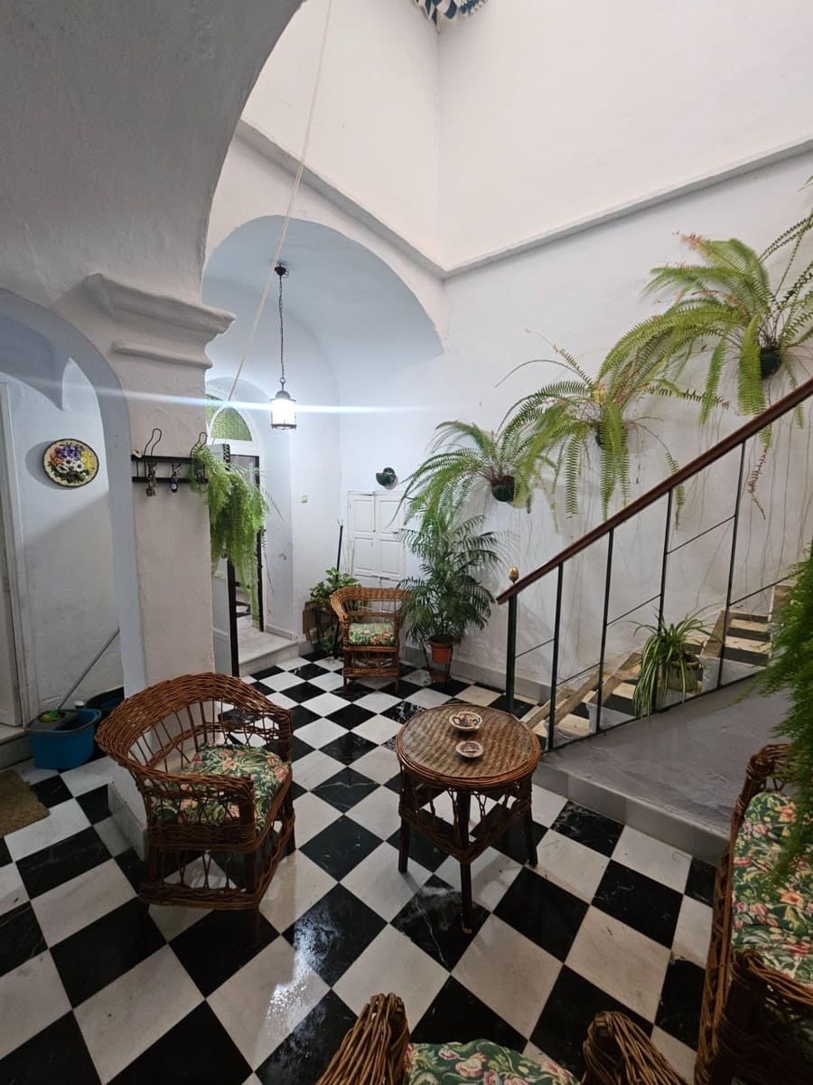 2 bedroom Townhouse for sale in Vejer de la Frontera - € 300,000 (Ref: 9592191)