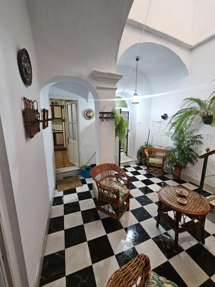 2 bedroom Townhouse for sale in Vejer de la Frontera - € 300,000 (Ref: 9592191)