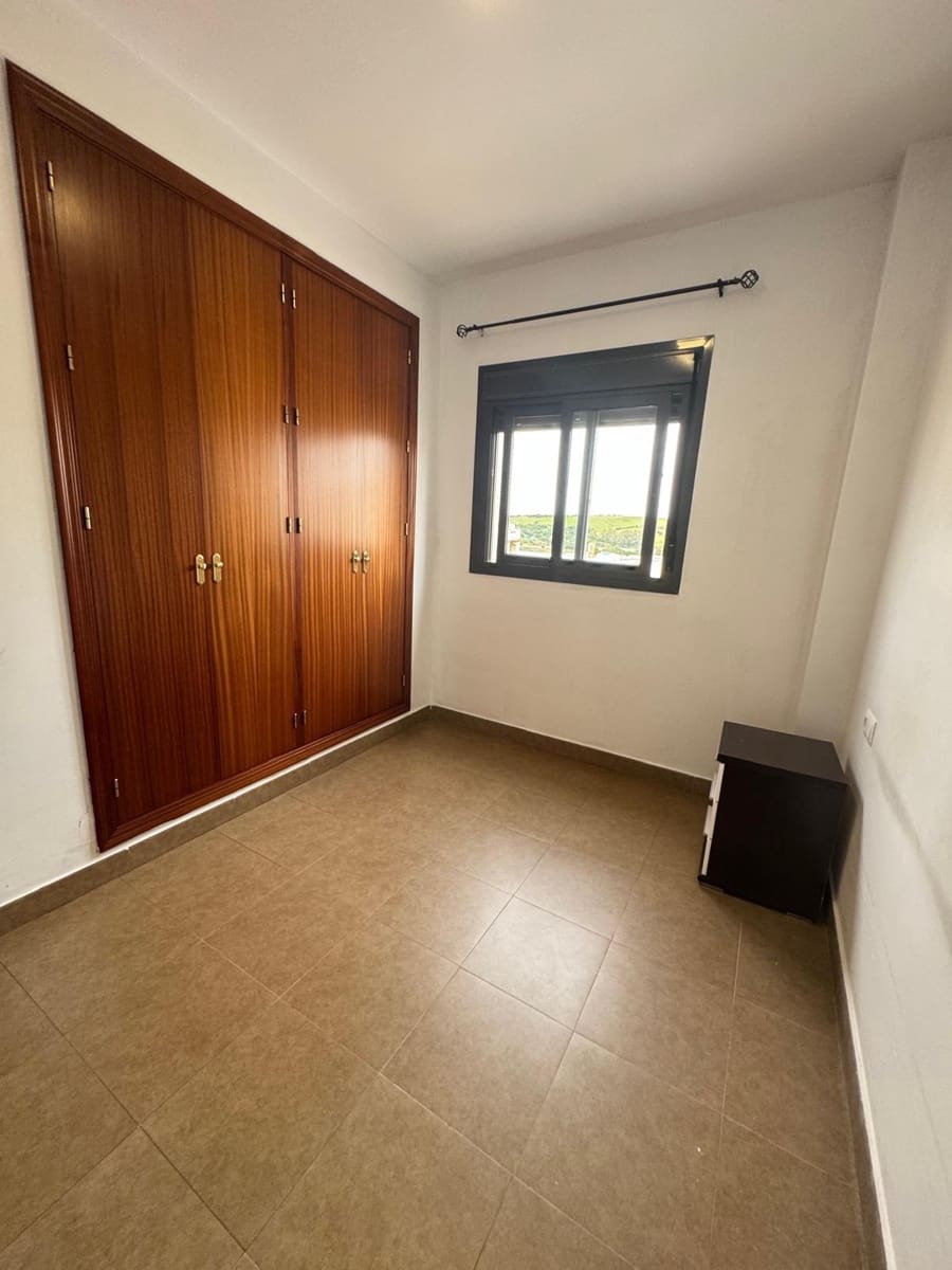 Piso de 2 habitaciones en Medina-Sidonia en venta - 100.000 € (Ref: 9604922)