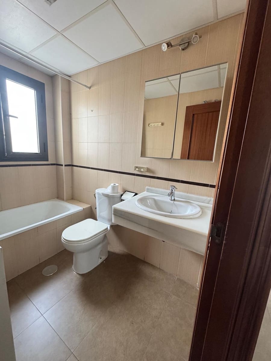 Piso de 2 habitaciones en Medina-Sidonia en venta - 100.000 € (Ref: 9604922)