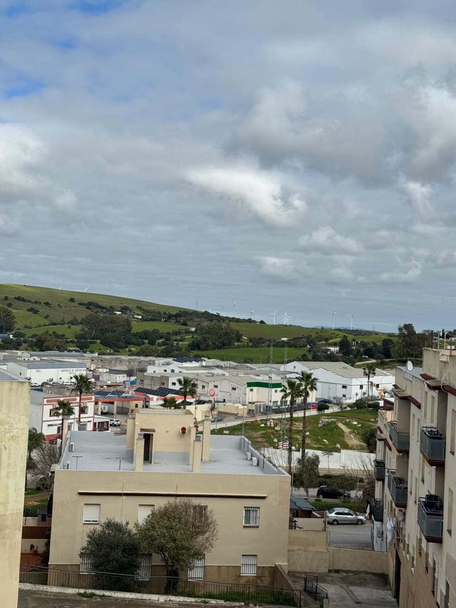 Piso de 2 habitaciones en Medina-Sidonia en venta - 100.000 € (Ref: 9604922)