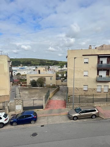 Piso de 2 habitaciones en Medina-Sidonia en venta - 100.000 € (Ref: 9604922)