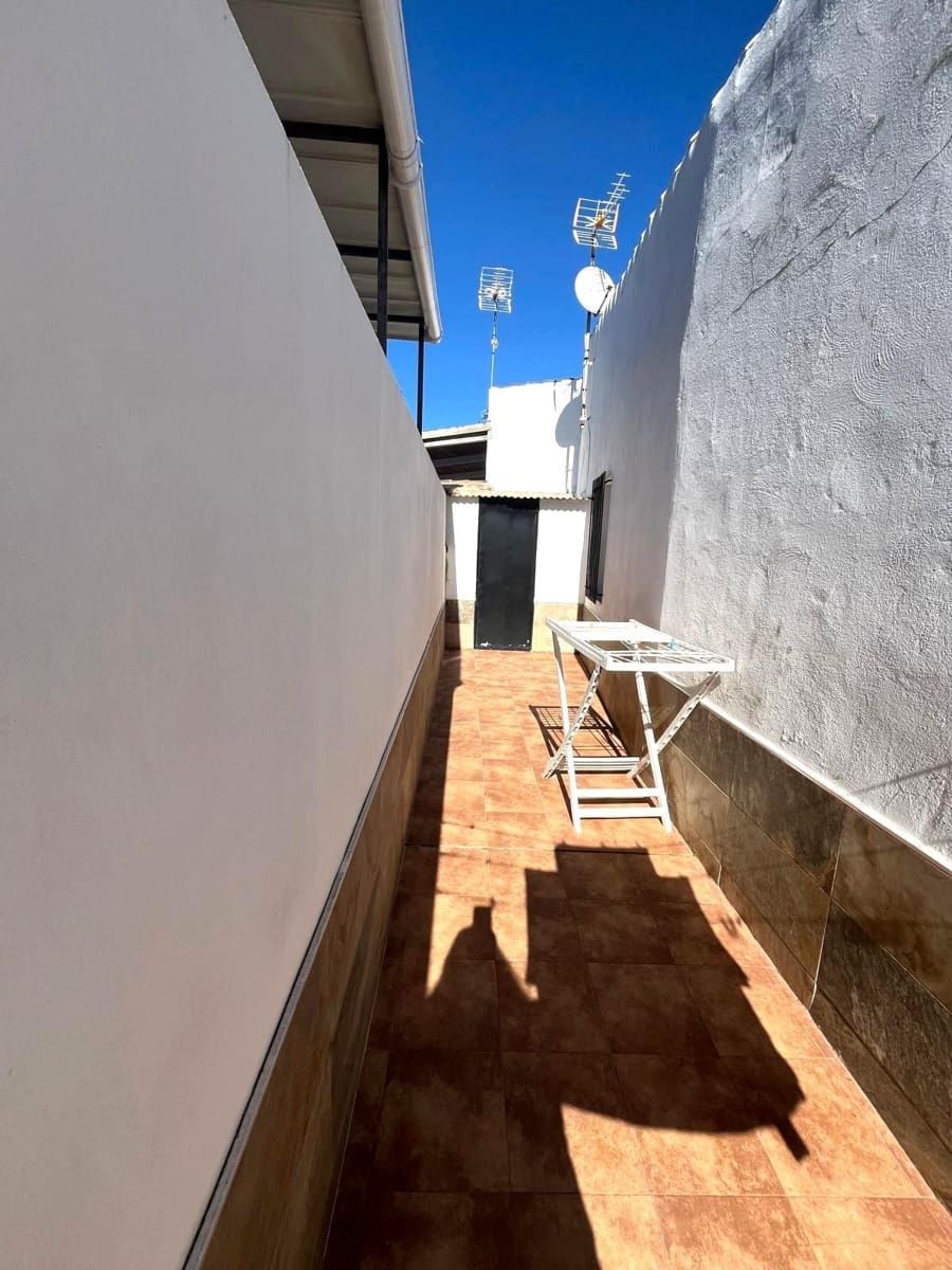 3 soveværelse Finca/Landehus til salg i Barbate med swimmingpool - € 325.000 (Ref: 9608002)